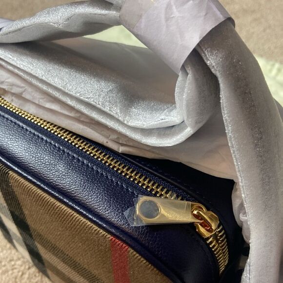 BNWT - BURBERRY SMALL PLAID CHECKERED LEATHER CAMERA CROSSBODY BAG - Picture 6 of 8